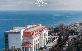 Kadorr Hotel Resort & Spa